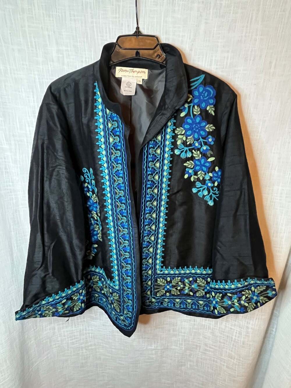 NORM THOMPSON Vintage Black/Blue Silk Floral Embroidered Open Lined Jacket 1X